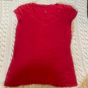 pink t-shirt